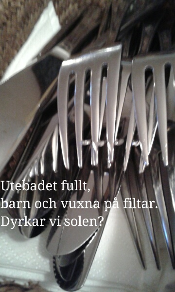 Bild med  haiku 'Utebadet' i diktsamling 